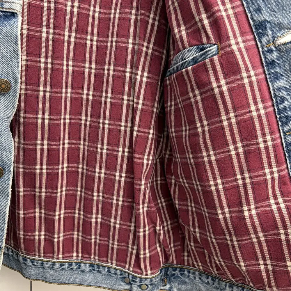 VTG Levi’s 70614 Denim Trucker Jean Jacket, Red Plaid Lining,‎ Faded/Thrashed